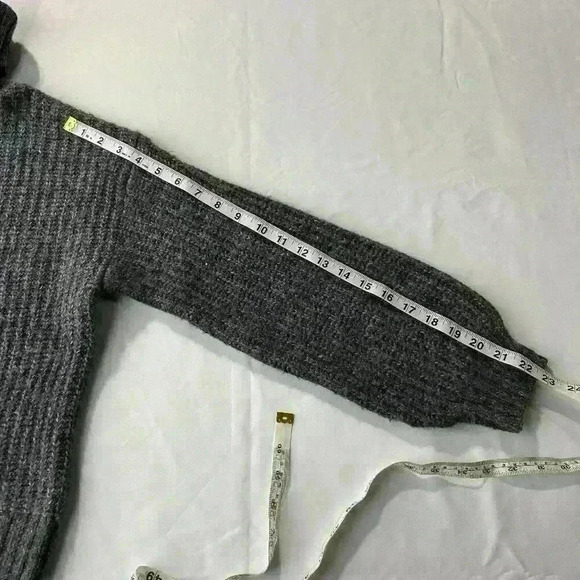 Old Navy Women's Turtleneck Sweater Small Gray Ribbed Wool Blend‎ Minimalist - Picture 4 of 8
